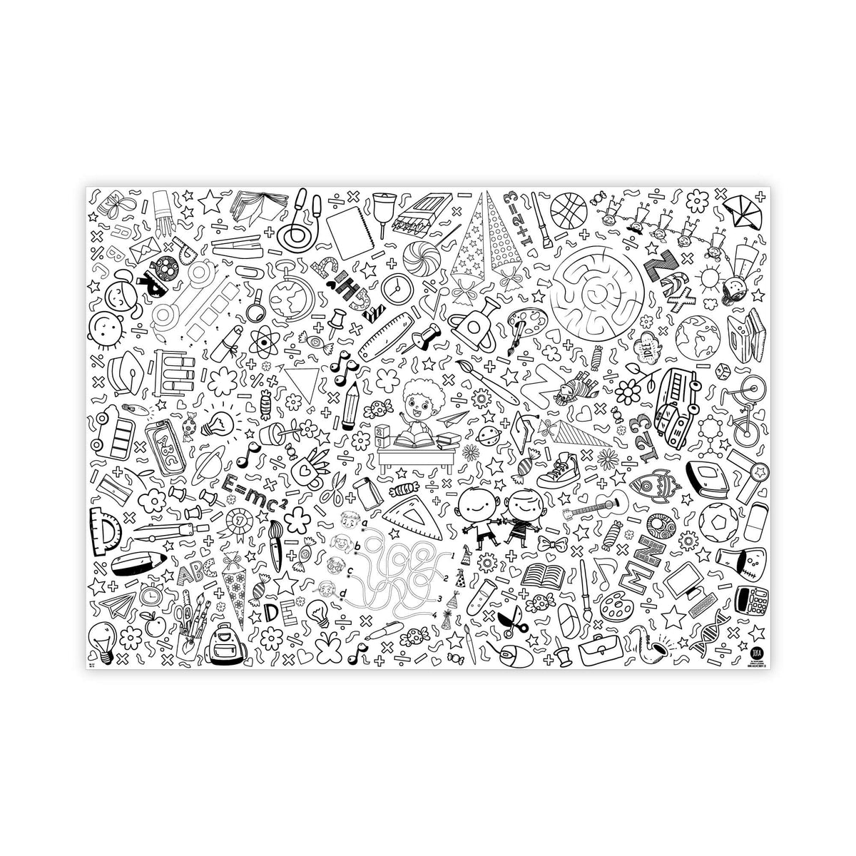 Ein weißer Hintergrund, gefüllt mit zahlreichen kleinen, handgezeichneten Kritzeleien in schwarzer Tinte. Die Zeichnungen umfassen verschiedene Schulmaterialien, pädagogische Symbole und verspielte Illustrationen wie Bücher, Bleistifte, Taschenrechner, Lineale, Musiknoten, Globen und Sprechblasen – perfekt für eine fantasievolle kreative Aktivität mit der Ausmal-Tischdecke aus Papier Motiv Schulanfang von malmichbunt.
