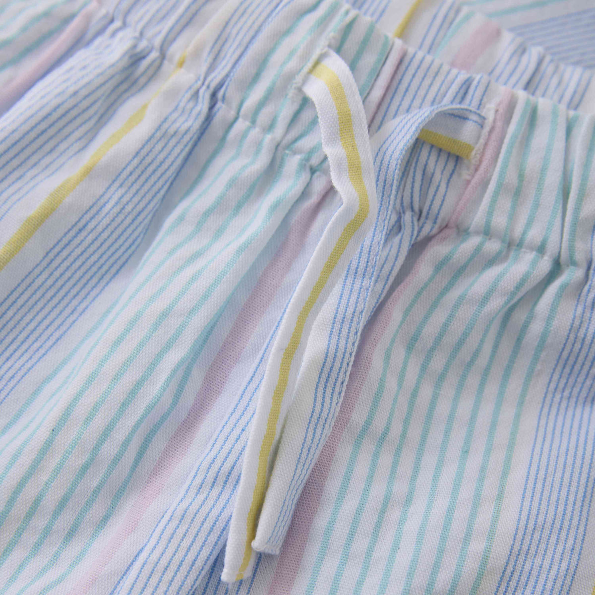 Leichte Sommerhose aus Seersucker