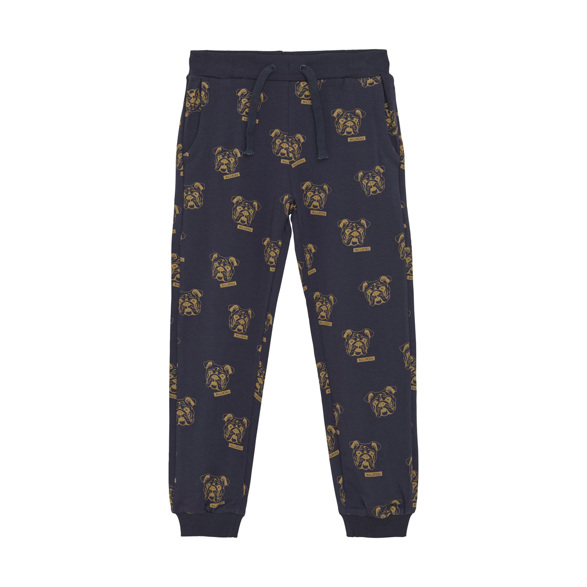 Die Minymo - Hosen von Minymo sind marineblaue Jogginghosen mit einem Allover-Bulldoggen-Print aus einer weichen Baumwollmischung. Diese Hose hat einen Kordelzugbund und gemanschettete Säume für Komfort und Stil. Sie sind GOTS-zertifiziert, um umweltfreundliche Qualität zu gewährleisten.