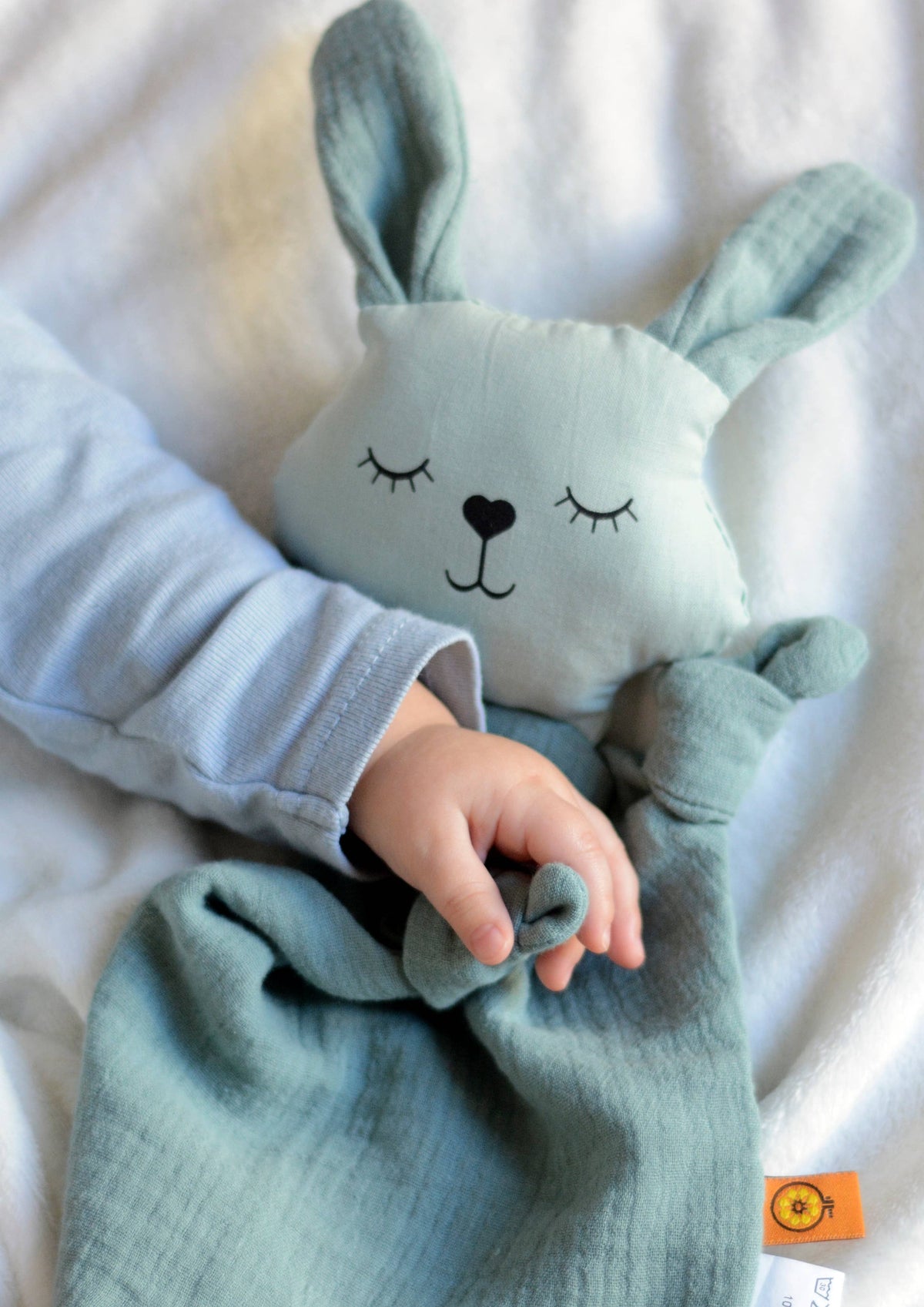 Bio Kuscheltier Hase für Babys aus Baumwolle - nila kids