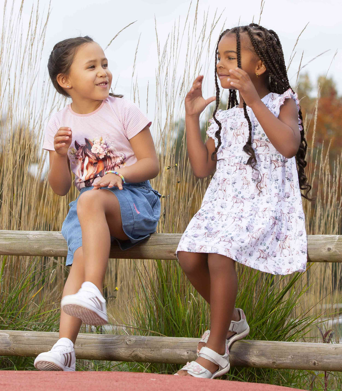 Kleid mit Flügelärmeln Pferdeallover - nila kids